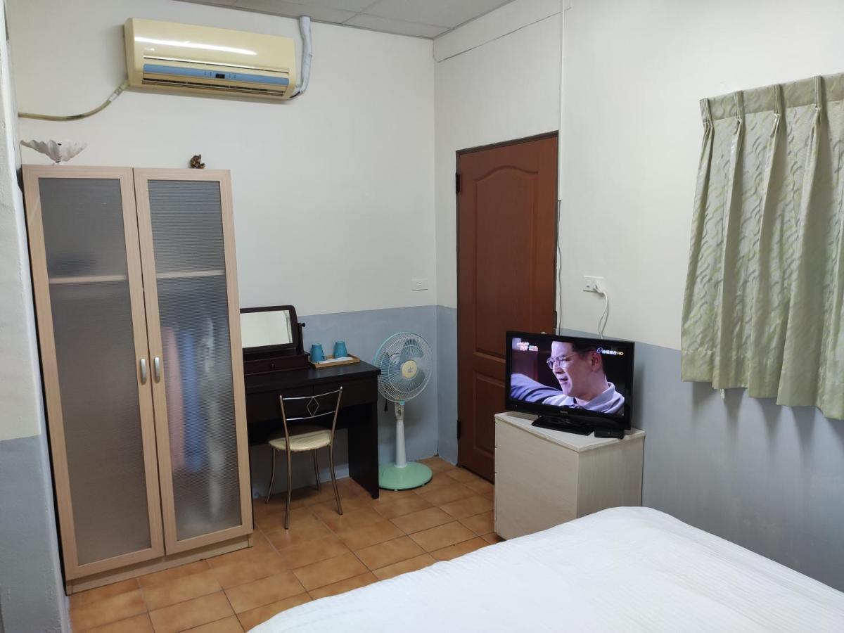 Papa Bear'S Guesthouse Đài Trung Phòng bức ảnh