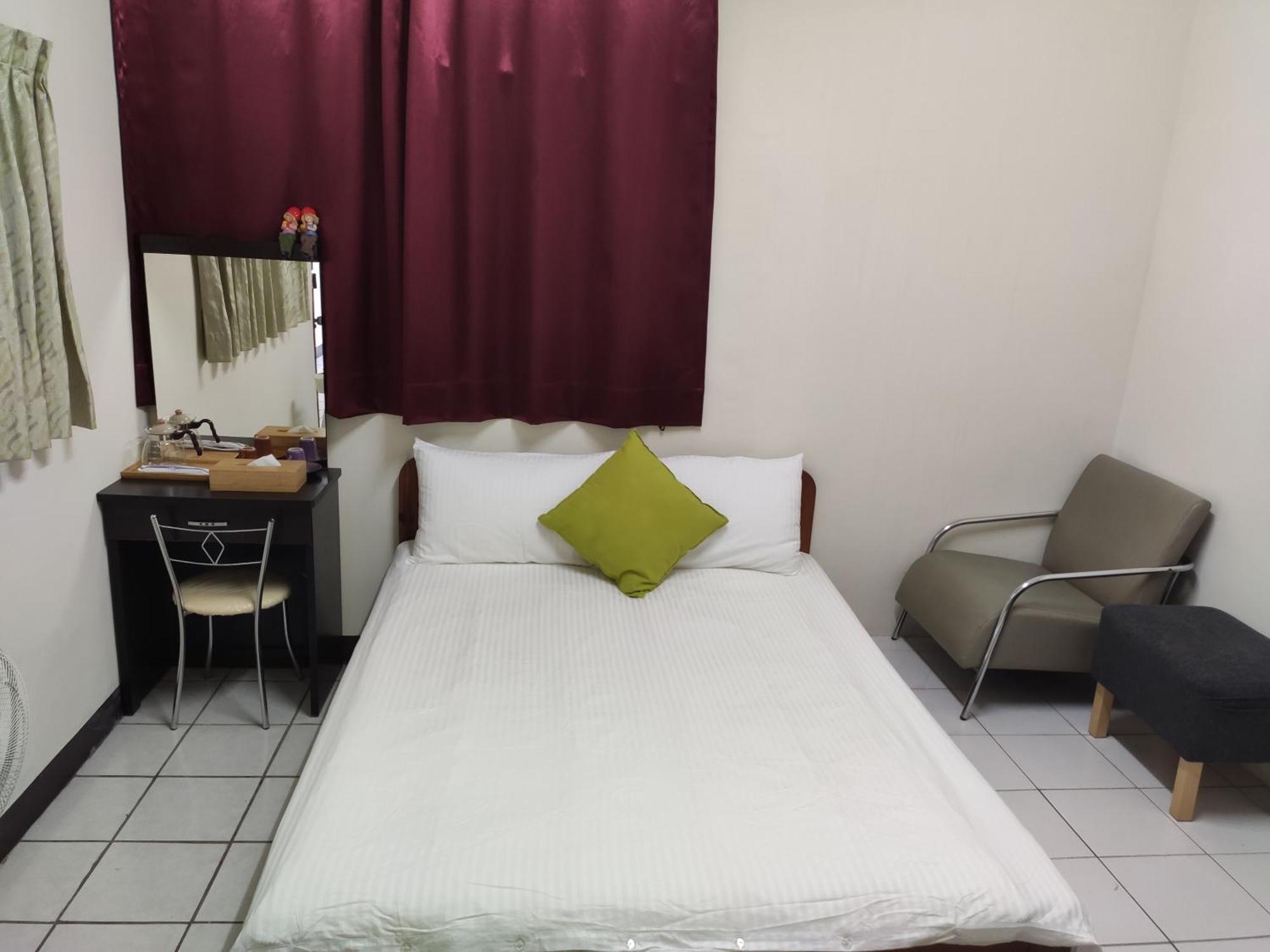 Papa Bear'S Guesthouse Đài Trung Phòng bức ảnh