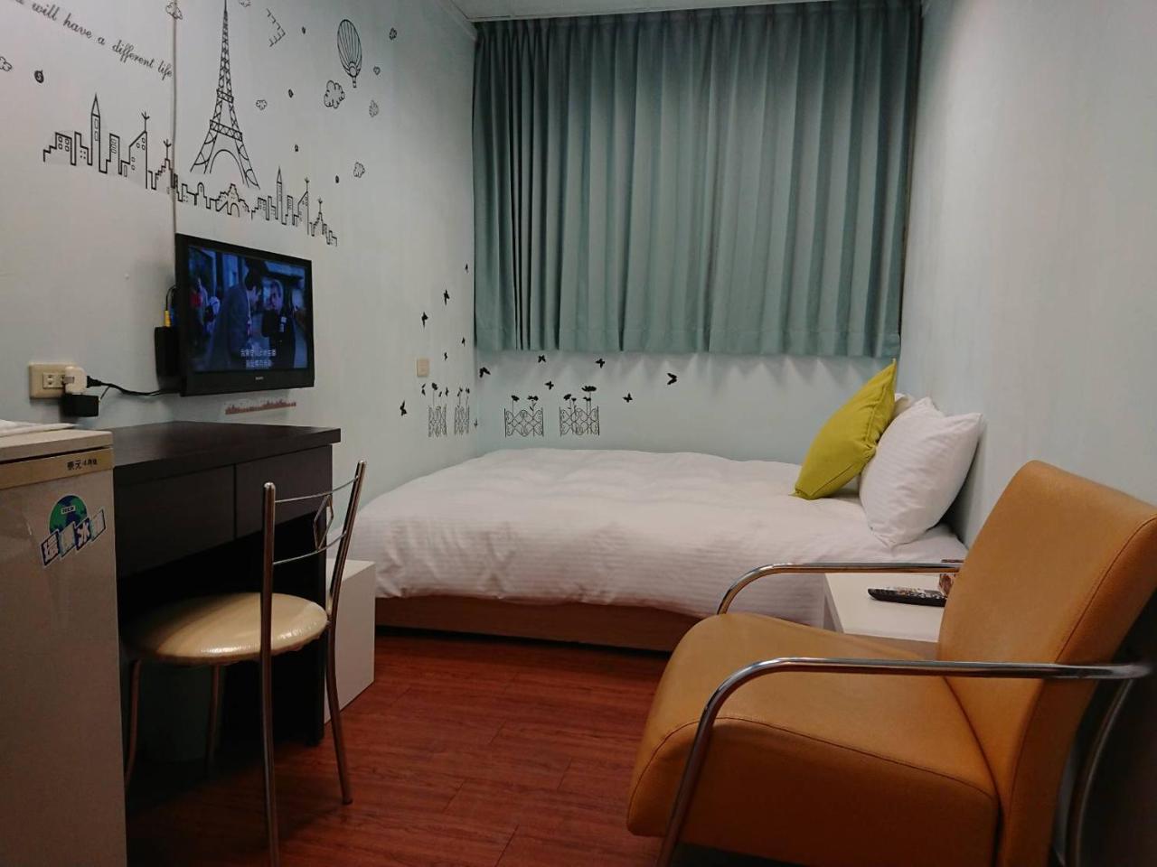 Papa Bear'S Guesthouse Đài Trung Ngoại thất bức ảnh
