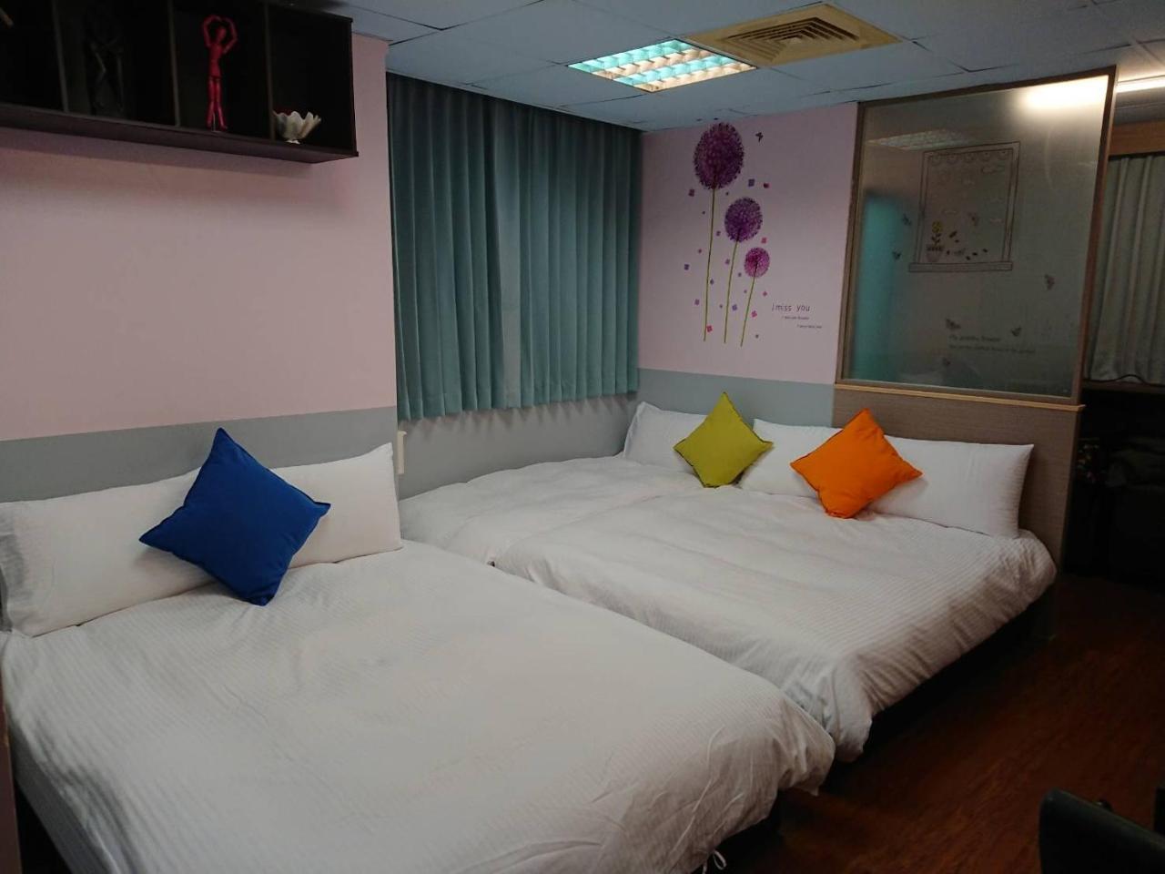 Papa Bear'S Guesthouse Đài Trung Ngoại thất bức ảnh