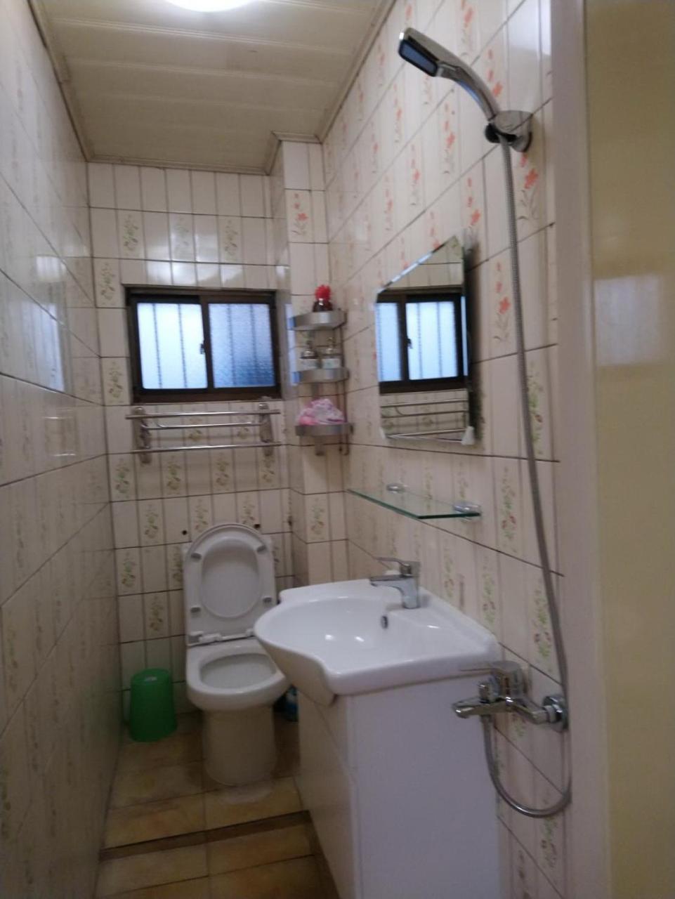 Papa Bear'S Guesthouse Đài Trung Ngoại thất bức ảnh
