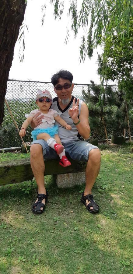 Papa Bear'S Guesthouse Đài Trung Ngoại thất bức ảnh